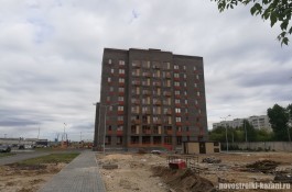 krasnoyeyablokomay_3.jpg